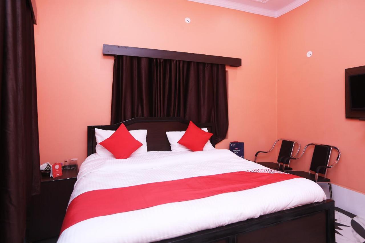 Oyo 22221 Yadav Hotel Bhiwadi Exterior photo