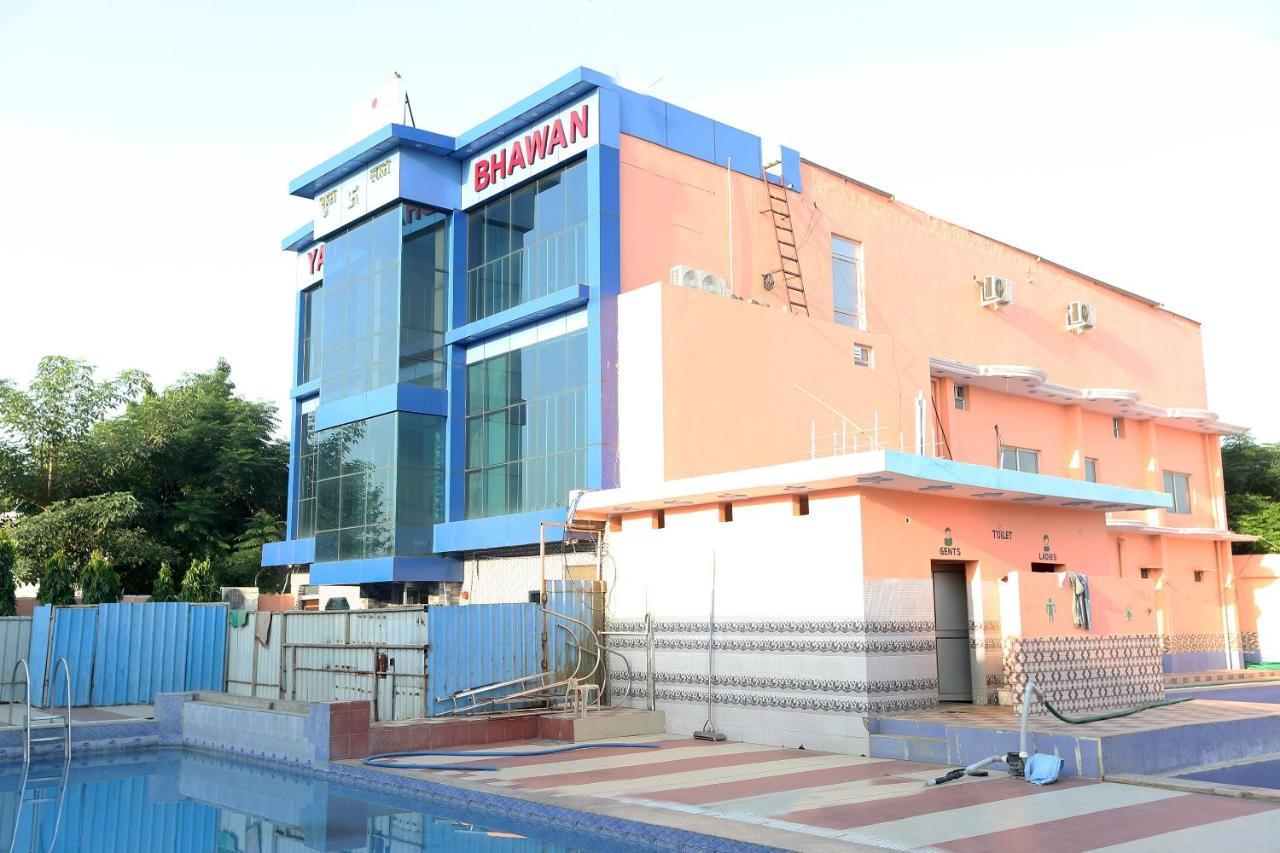 Oyo 22221 Yadav Hotel Bhiwadi Exterior photo