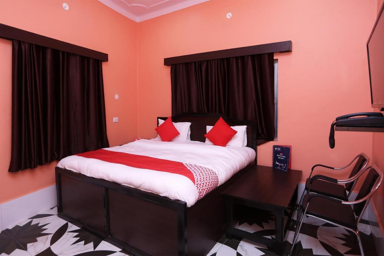 Oyo 22221 Yadav Hotel Bhiwadi Exterior photo