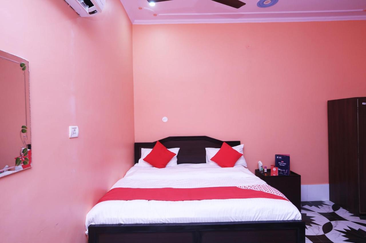 Oyo 22221 Yadav Hotel Bhiwadi Exterior photo